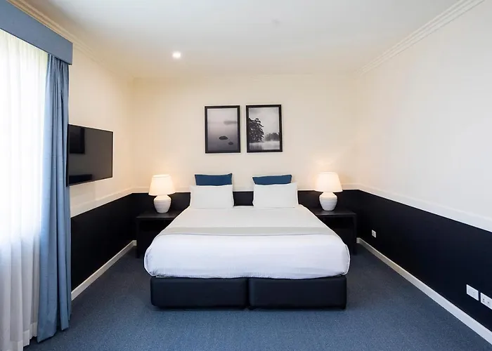 Hawkesbury Race Club Motel