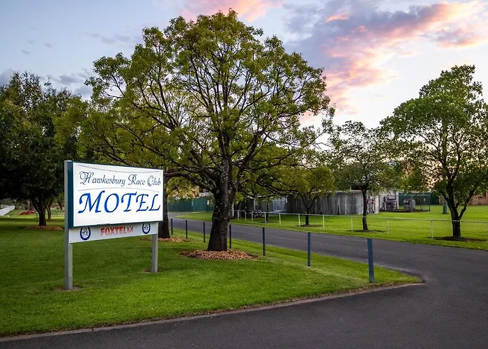 Hawkesbury Race Club Motel