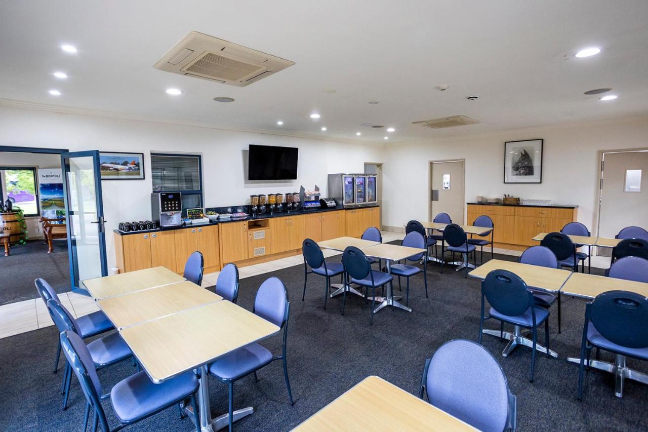 Hawkesbury Race Club 5*