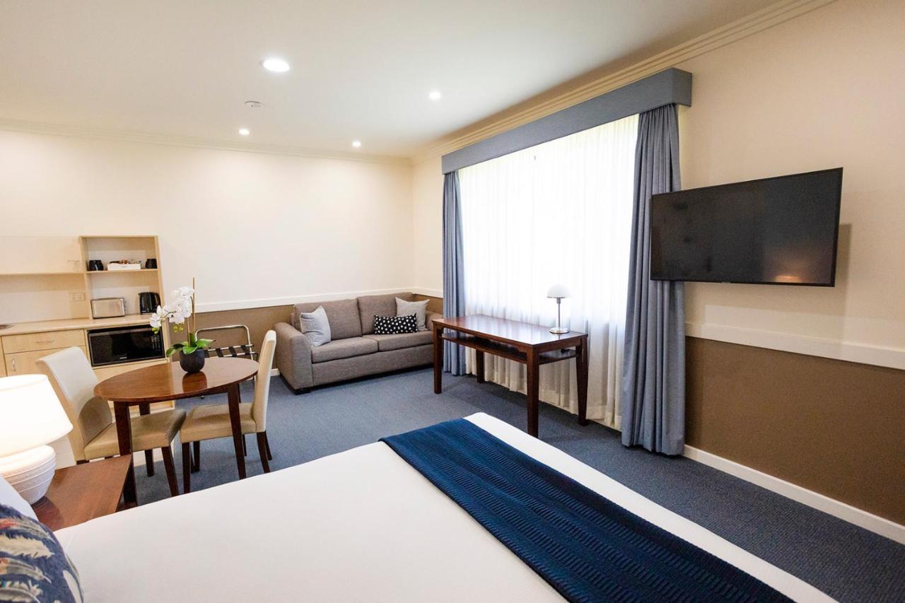 Hawkesbury Race Club Motel