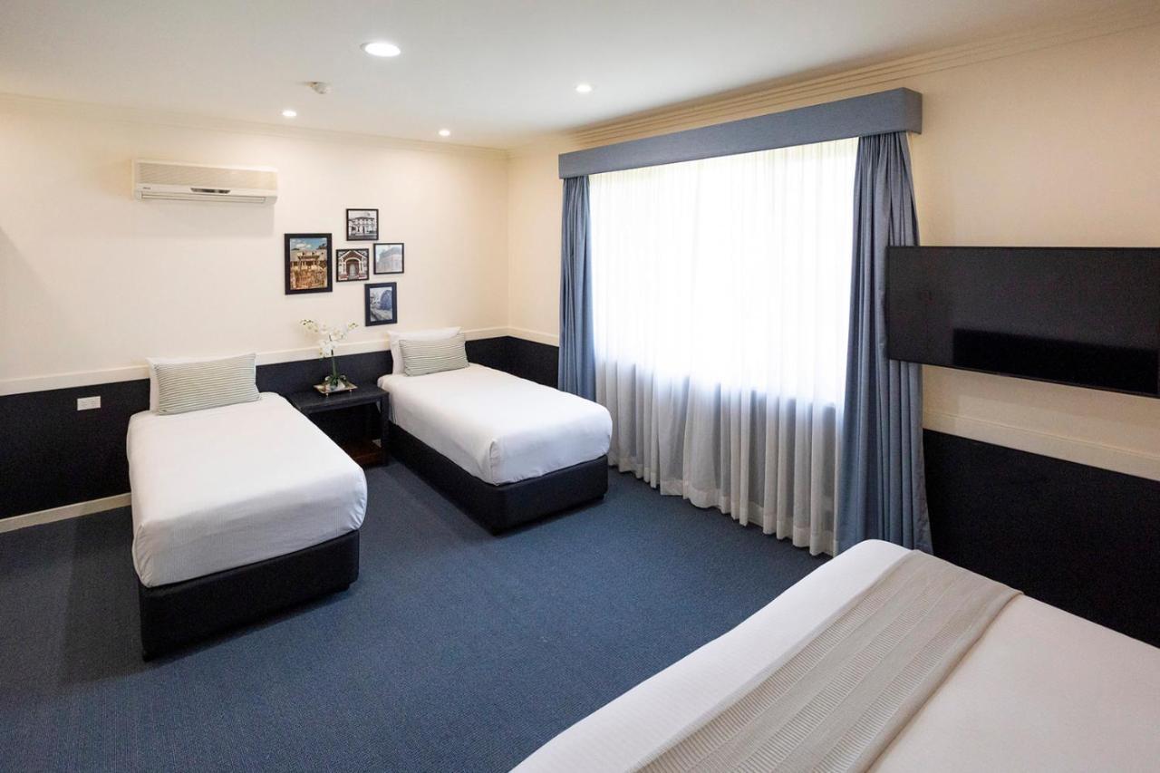 Hawkesbury Race Club 5*