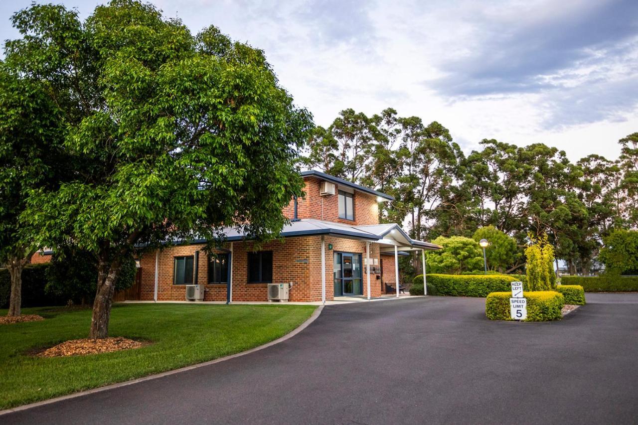 Hawkesbury Race Club Motel